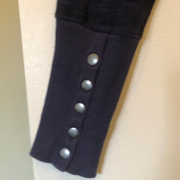 Love on a Hanger v-neck cardigan w/ pockets & snap front sz M - Picture 6 of 7